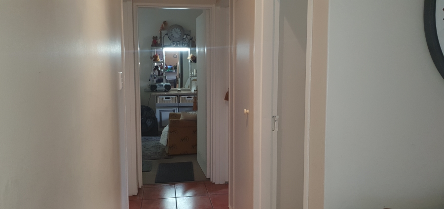 To Let 3 Bedroom Property for Rent in Chanteclair Western Cape